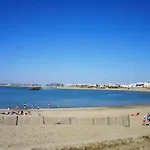 2⭐ Avec Piscine Et Parking A - Fr-1-472a-147 Sète