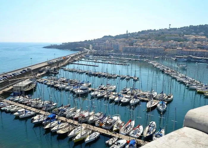 Appartement 2⭐ Avec Piscine Et Parking A Sete - Fr-1-472A-147 * Sète